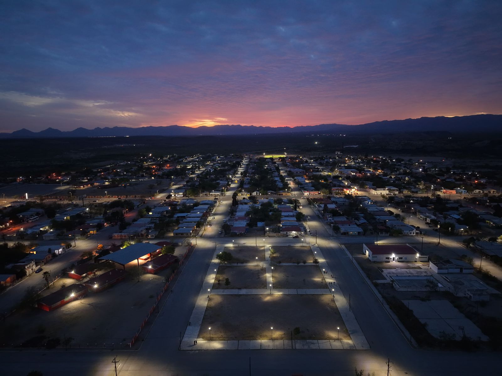 Avanza al 80% instalación de luminarias LED en Barroterán