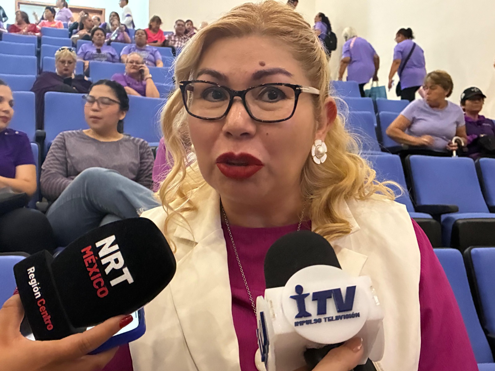 Van 150 mujeres a terminar bachillerato
