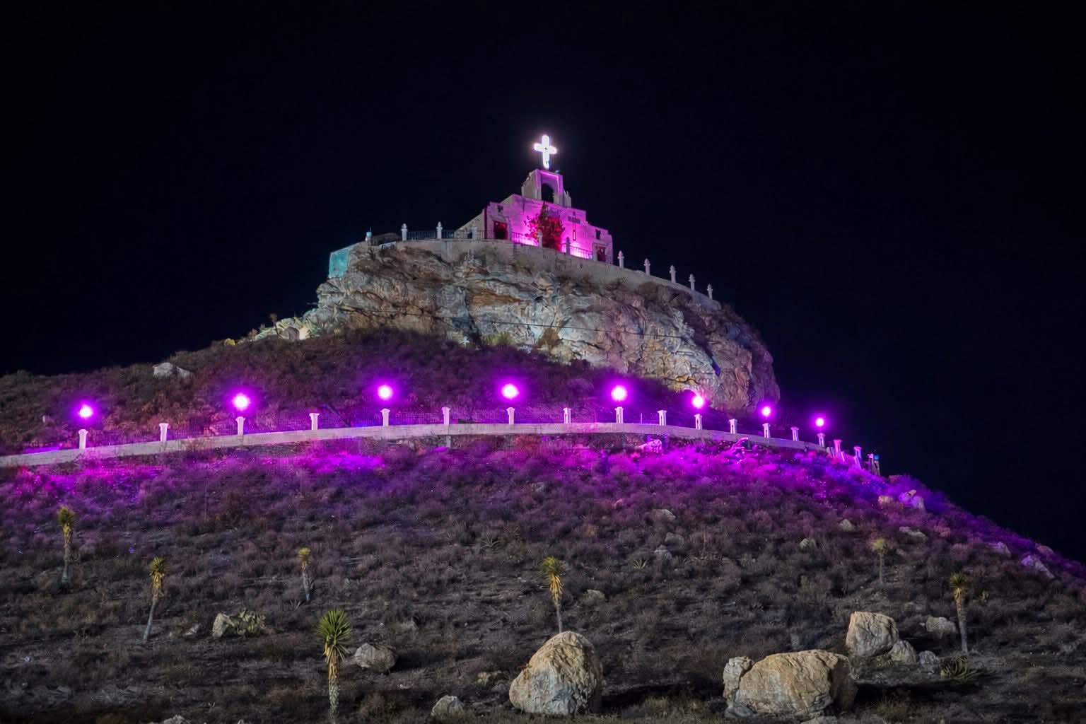 8M Monumentos se iluminan para visibilizar lucha femenina