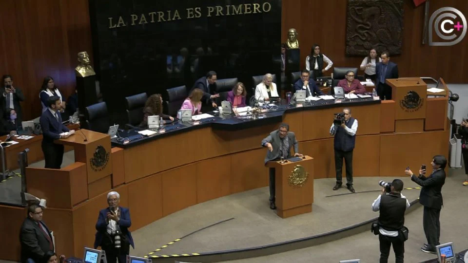 Dobla PT a Morena y frena revocación de mandato