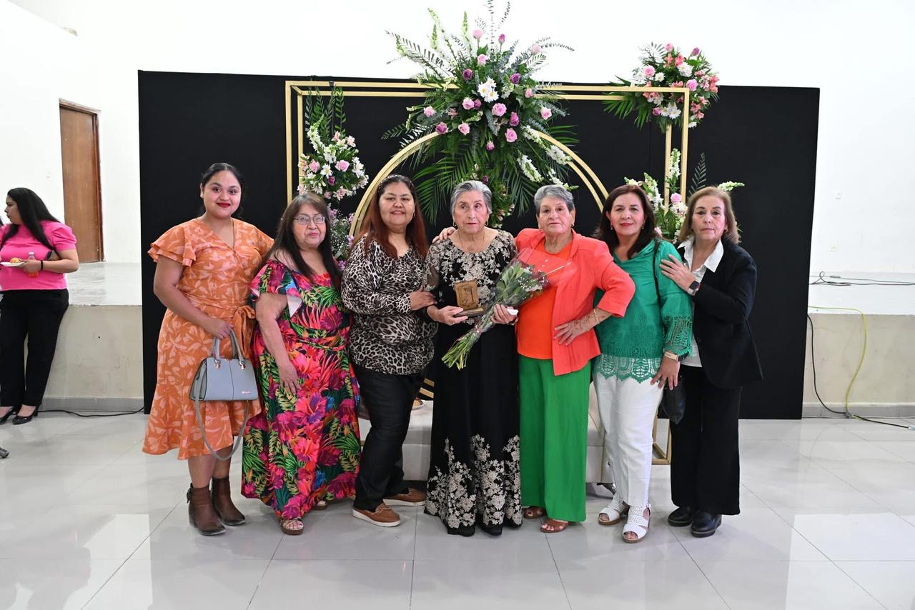 Convoca SB al Premio al Mérito Mujer 2026