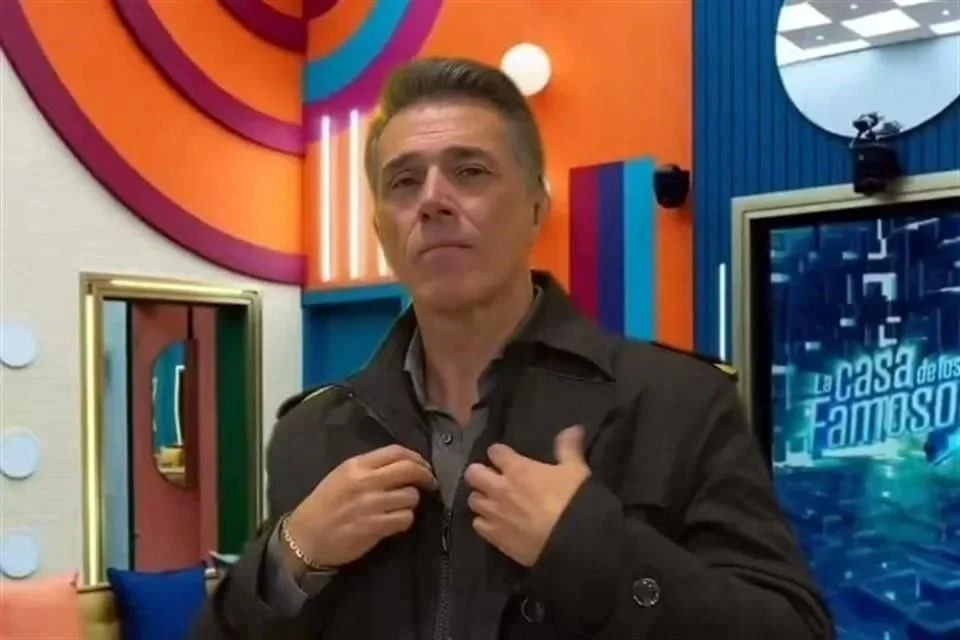 Pide Mayer volver a San Lázaro tras expulsión de reality