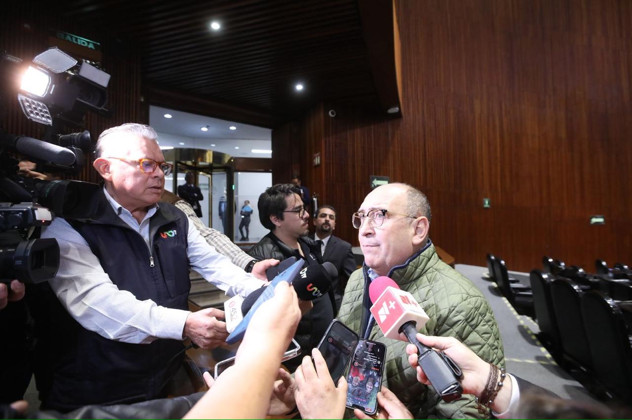 Entrevista al Diputado Federal y Coordinador Parlamentario del Partido Revolucionario Institucional, Rubén Moreira Valdez, con representantes de medios de comunicación, el 18 de marzo de 2026.