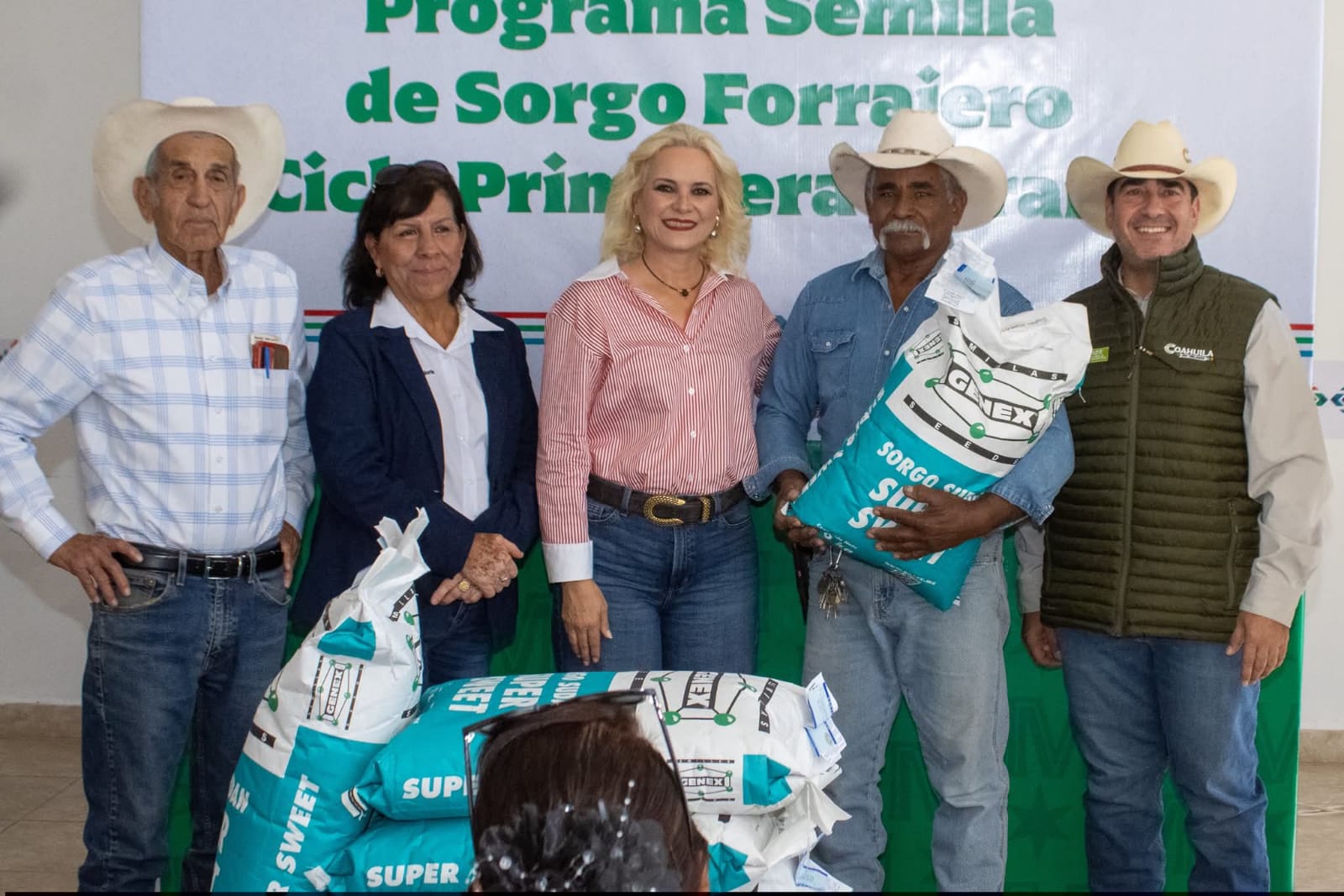Apoyo al campo: entregan semilla de sorgo a productores de Múzquiz