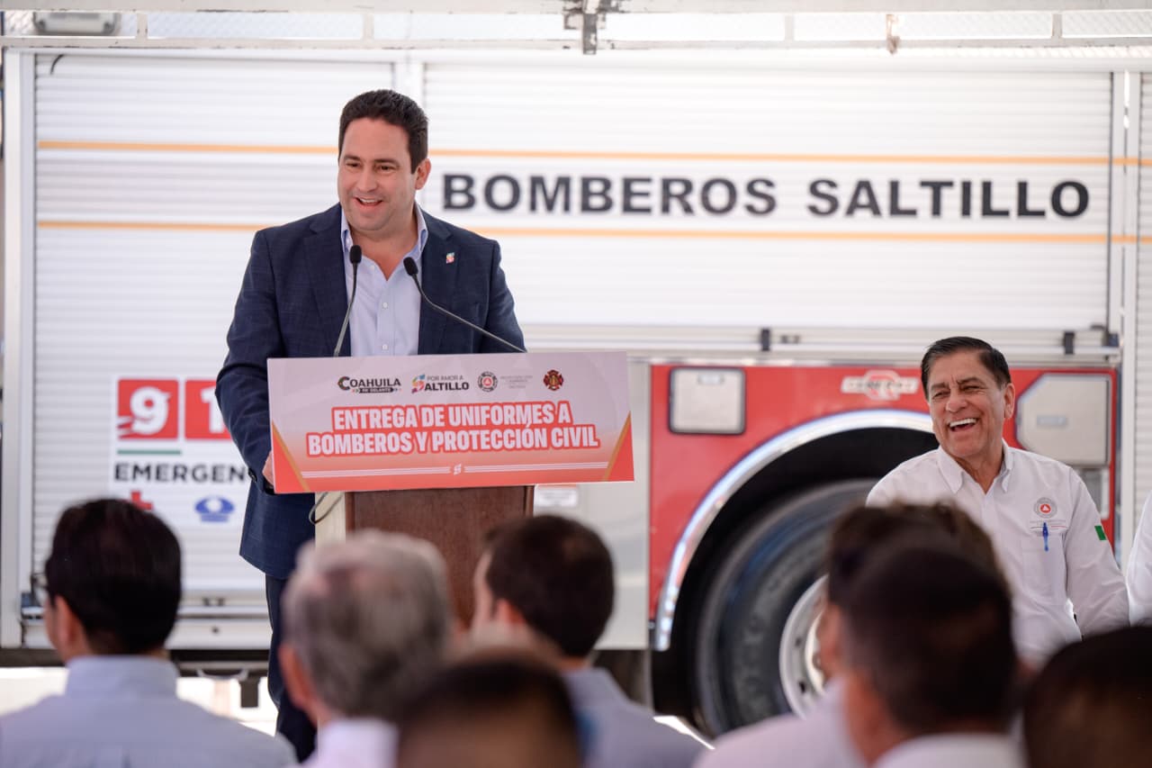 Refrenda Javier Díaz apoyos a bomberos y protección civil