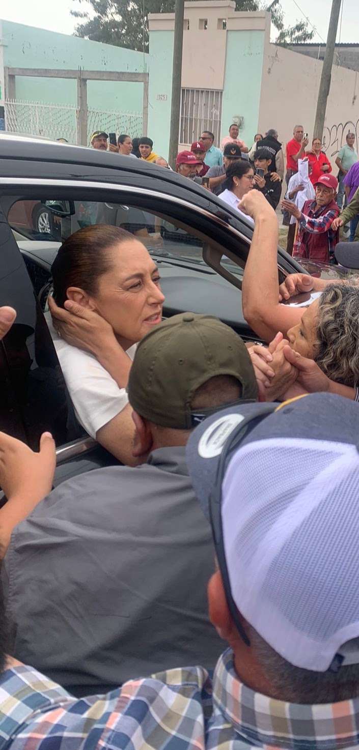 Entregan exobreros otra carta a Sheinbaum en NL