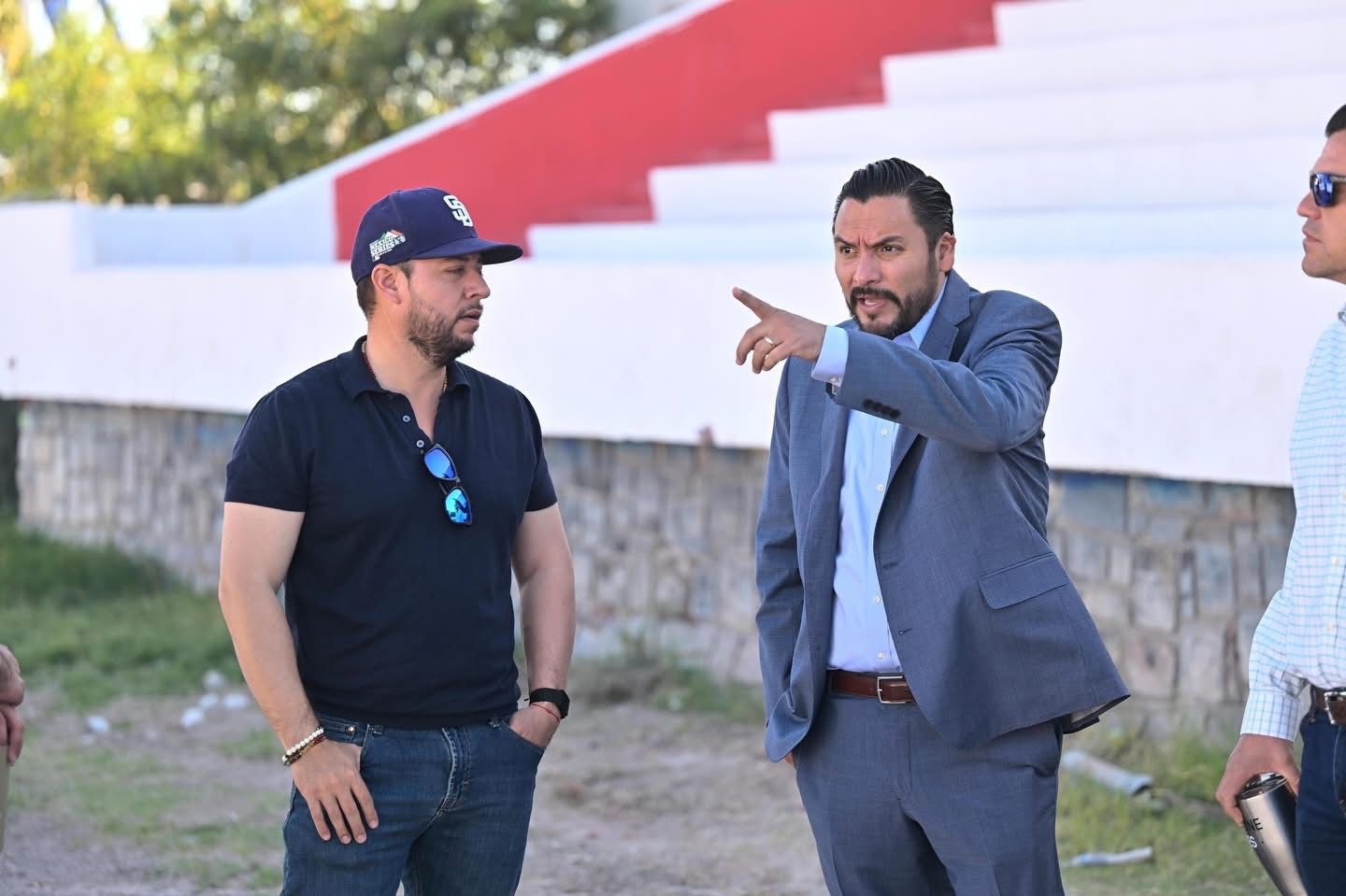 Carlos Villarreal impulsa obras de infraestructura y mejores espacios públicos