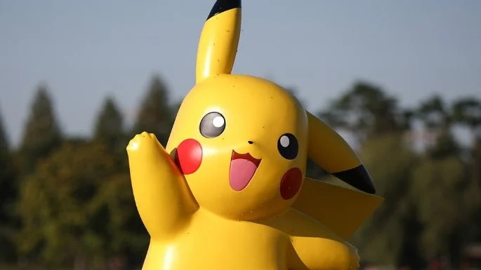 Hombre apuñal4 a una mujer en tienda Pokémon y luego se suicid4