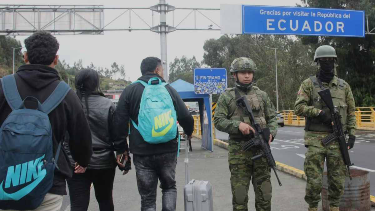 Igual que con ‘El Mencho’: Ecuador bombardea campo del cártel Comandos de la Frontera con ayuda de EU