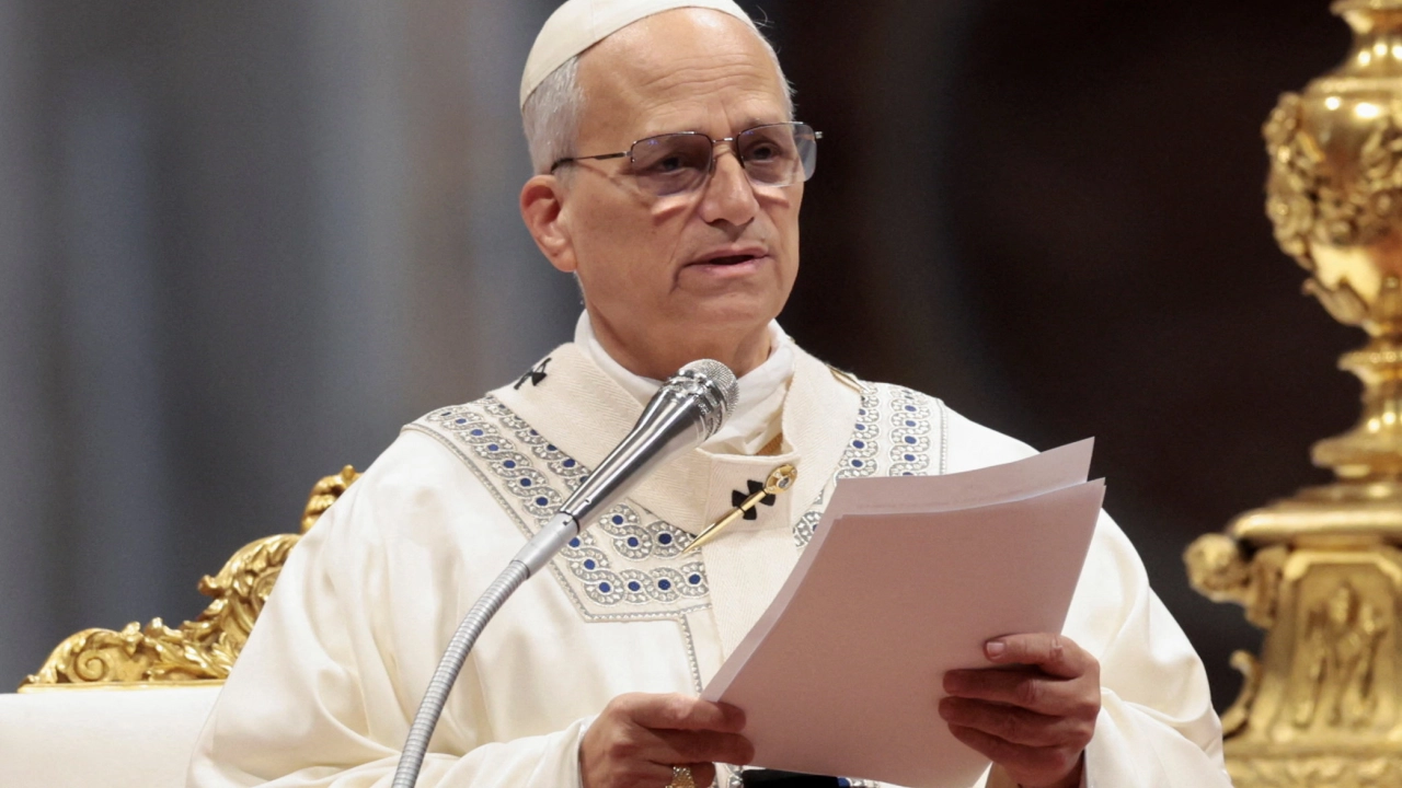 Papa León insta a poner fin a b*mbardeos, llama a diálogo en medio de vi*lencia en Irán y Oriente Medio