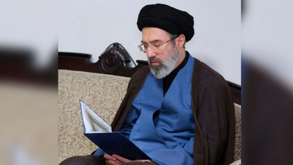 Medios de Irán anuncian el nombramiento del hijo del ayatolá Alí Jamenei como su sucesor
