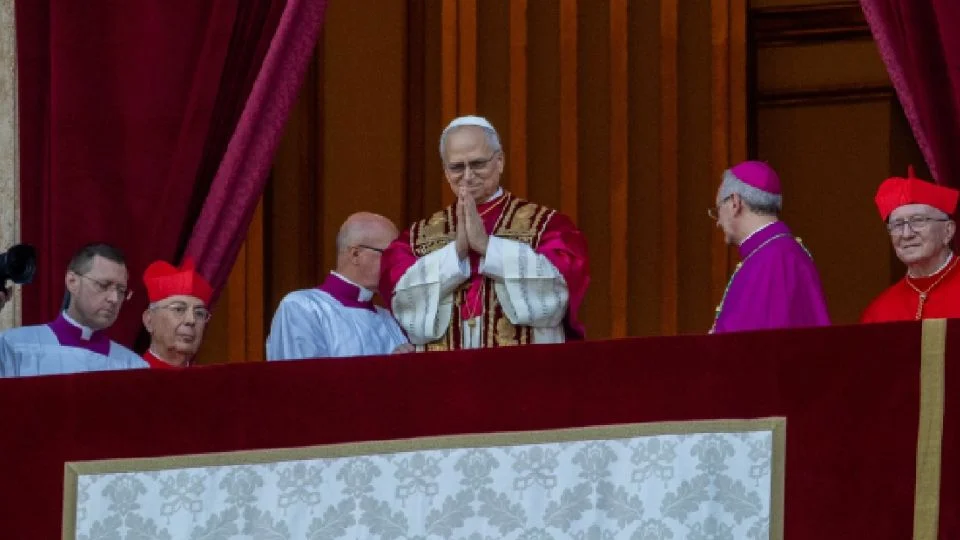Papa León XIV acepta renuncia de sacerdote arrestado en San Diego por malversación y lavado de dinero