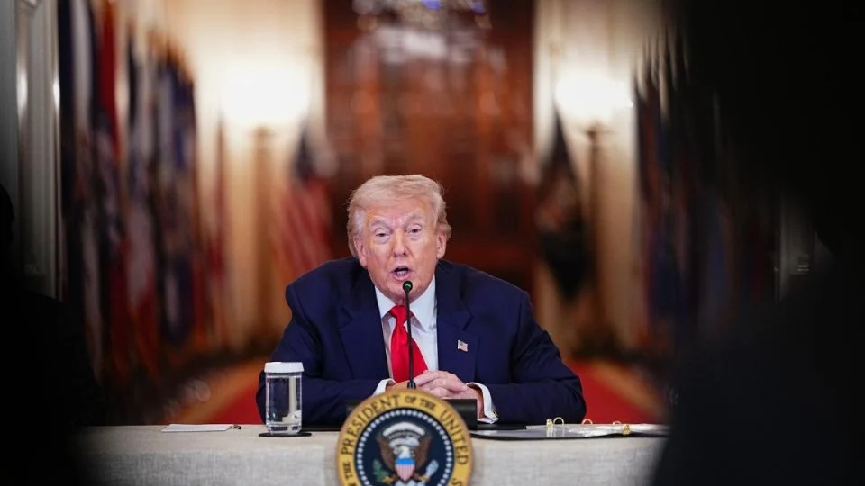 Trump asegura que su Ejército destruyó 10 barcos instaladores de minas en el estrecho de Ormuz