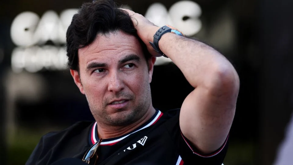 “Me encanta la pasión de Checo”: CEO de Cadillac elogia al mexicano por su compromiso para impulsar a la escudería