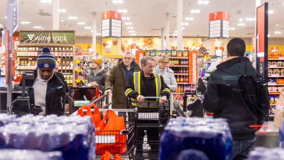 PIB de EU crece por debajo de lo previsto: llega a 0.7% en el cuarto trimestre de 2025