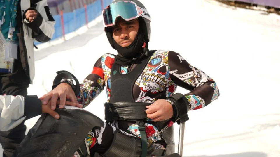 El mexicano Arly Velásquez se despide de los Juegos Paralímpicos tras sufrir una fractura mientras esquiaba en un entrenamiento