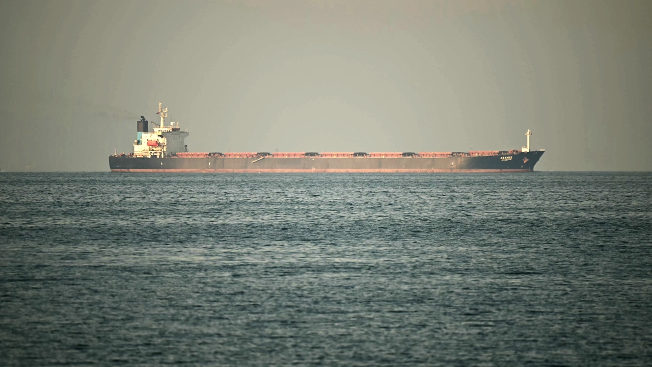 El petróleo se mantiene por encima de los 100 dólares
