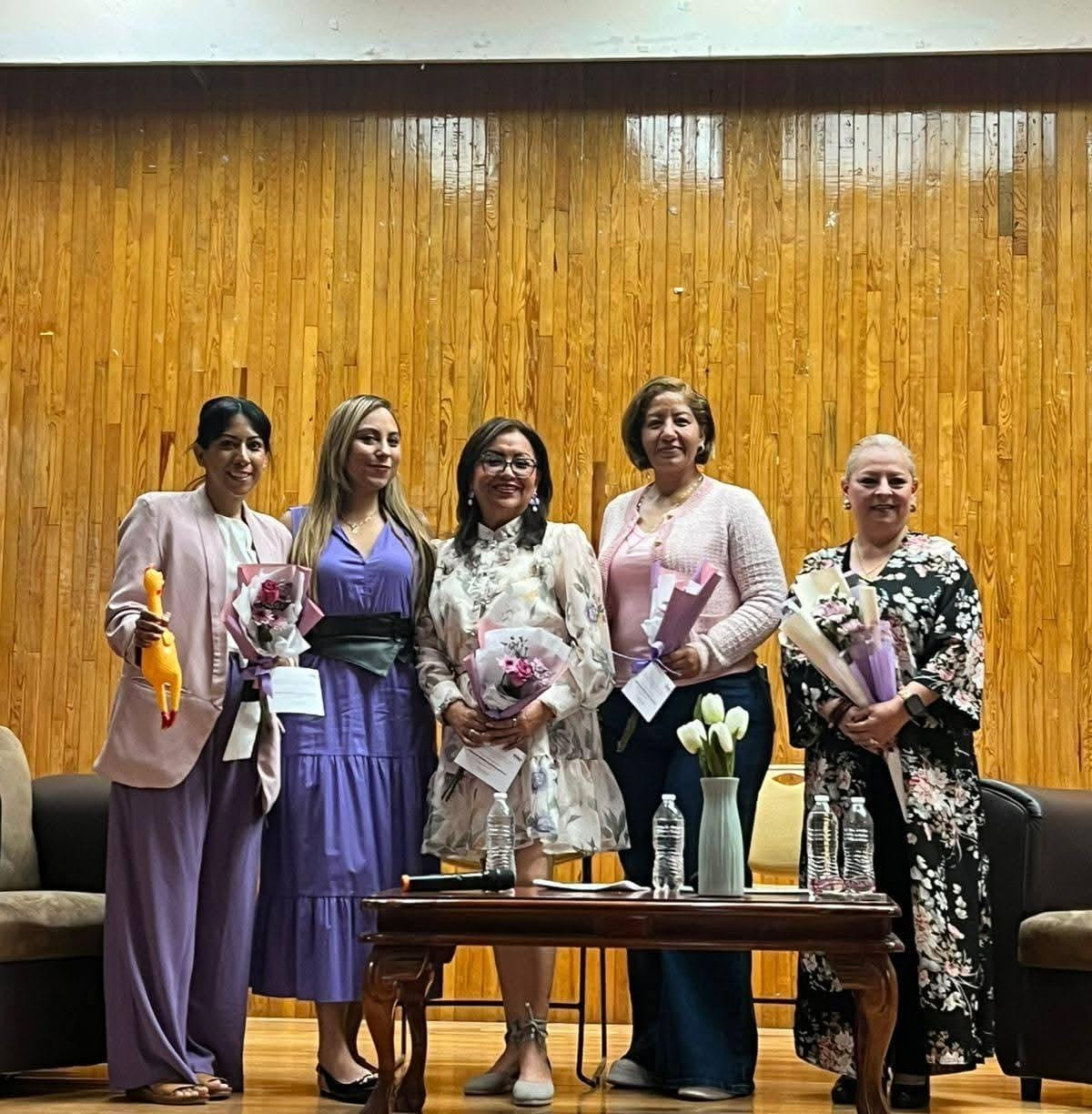 Promueve Parras foros con motivo del Día Internacional de la Mujer