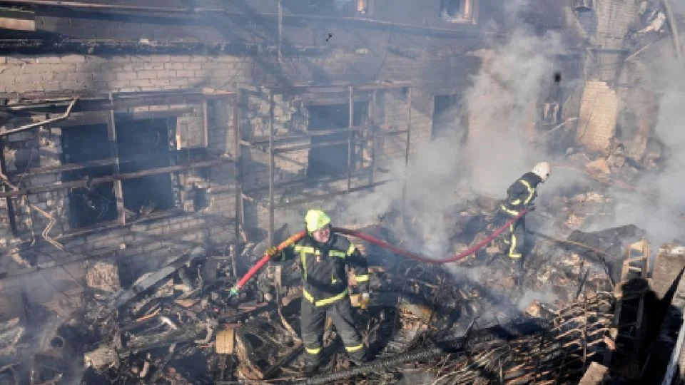 Al menos cuatro mu3rtos y 15 heridos en Kyiv por ataque de misiles y drones rusos