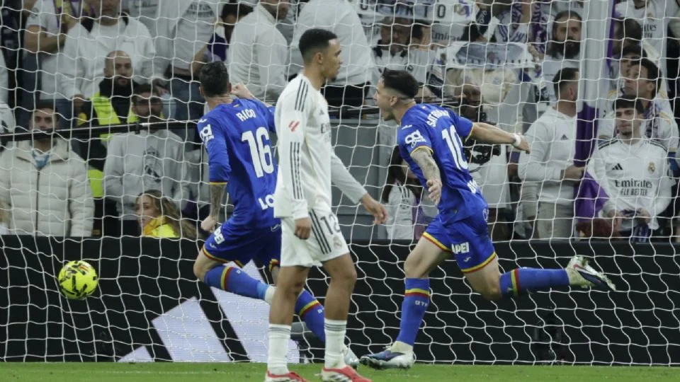 ¡Vergonzoso! El Real Madrid cae 18 años después en el Bernabéu ante el Getafe, que se impone con un golazo