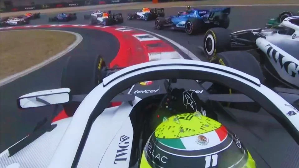 Checo Pérez se disculpa tras haber chocado con su coequipero Valtteri Bottas en el GP de China: “Esa fue toda mi culpa”