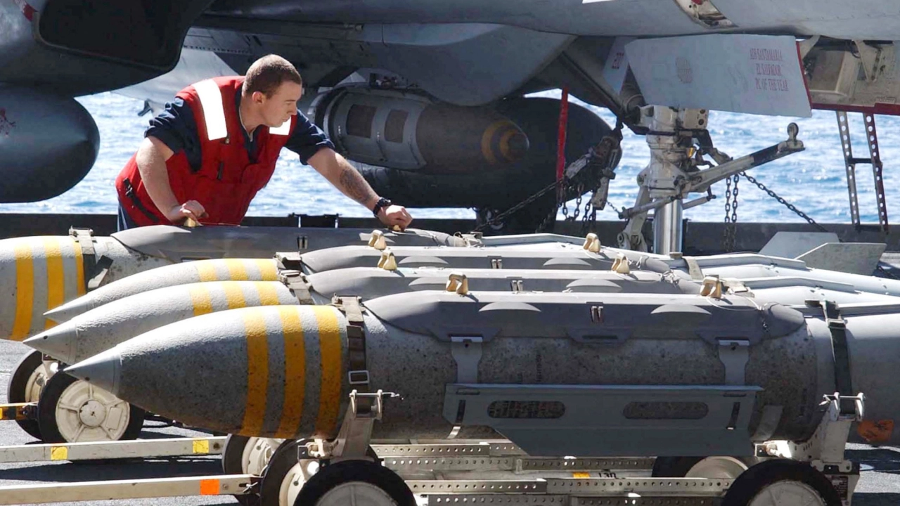 Canadá y países nórdicos acuerdan adquisición de material militar en reunión de «potencias medianas»