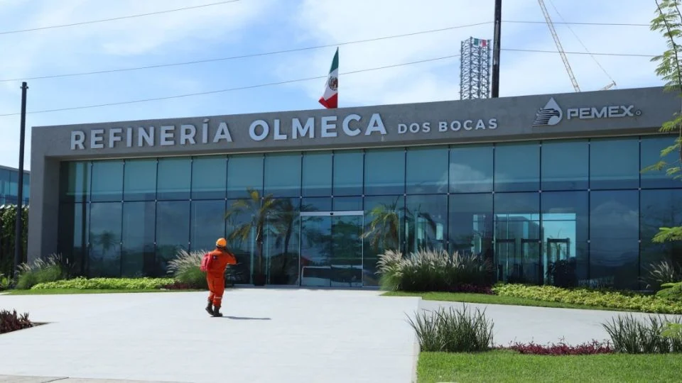 Se registra incendio en la refinería de Dos Bocas; acumulación de residuos de hidrocarburos, la posible causa
