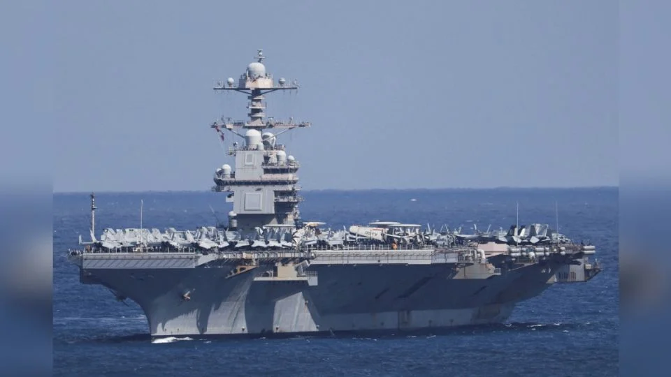 Incendio en el portaaviones USS Gerald R Ford obliga a su retirada del mar Rojo