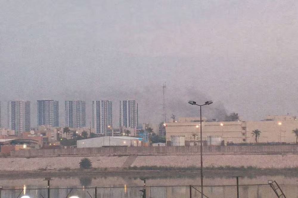 Reportan ataque a embajada de EU en Bagdad; habría sido impactada con dron y cohete