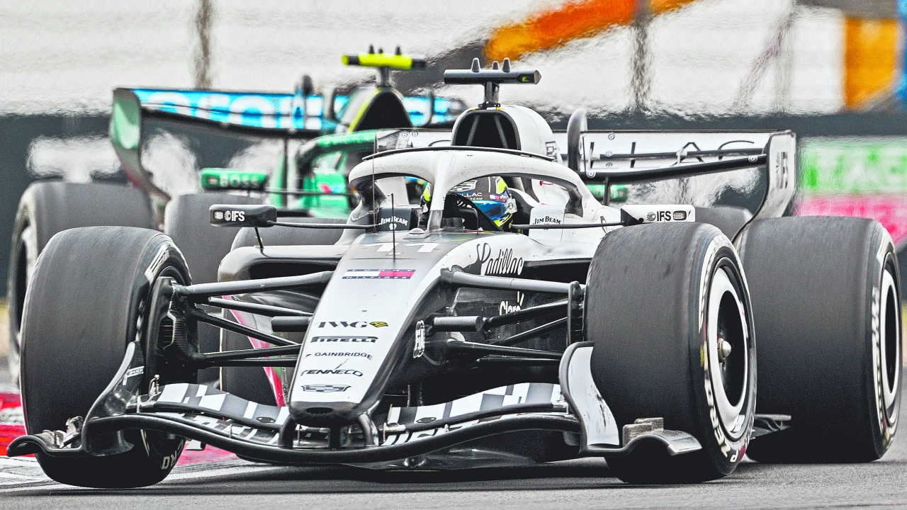 Checo Pérez sigue sin puntos con Cadillac en Fórmula 1