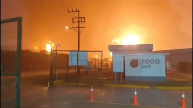 Pemex Confirma 5 Muert0s por Incendio en Perímetro de la Refinería Olmeca en Paraíso, Tabasco