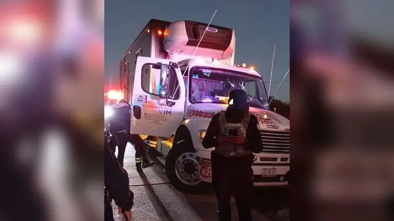 Mat4n a bal4zos a trailero en la autopista Puebla-Veracruz; intentó resistirse a un asalto