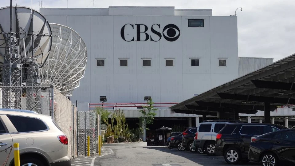 CBS News cerrará cadena de radio con 100 años tras recorte del 6% de su personal