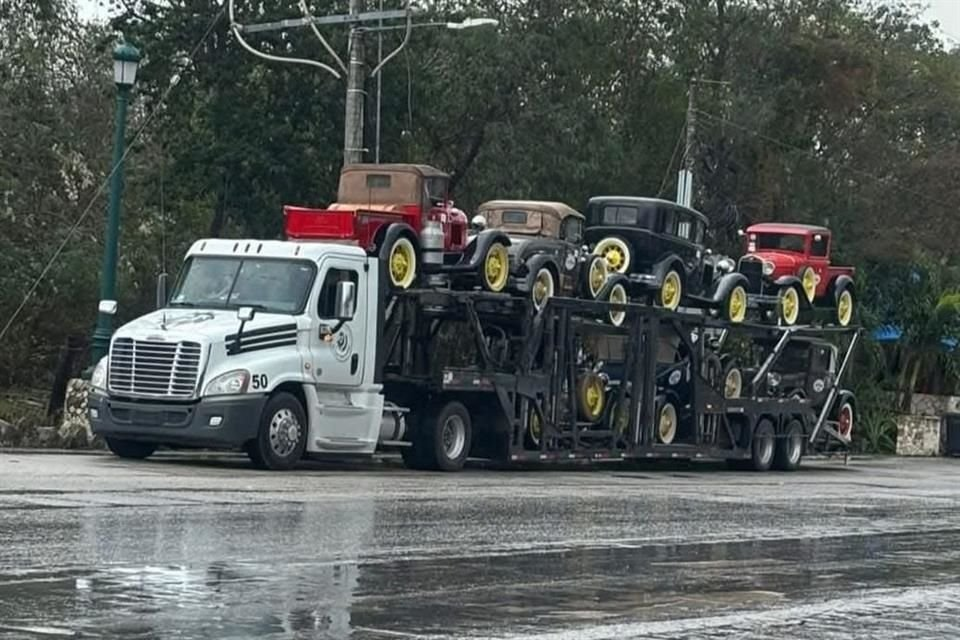 Roban autos clásicos en Puebla; los recuperan en paraje
