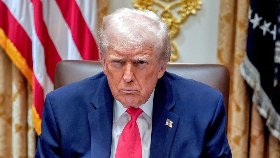 Trump declara la «mu3rte de Irán» y afirma que ahora el Partido Demócrata es el «mayor enemigo» de EU