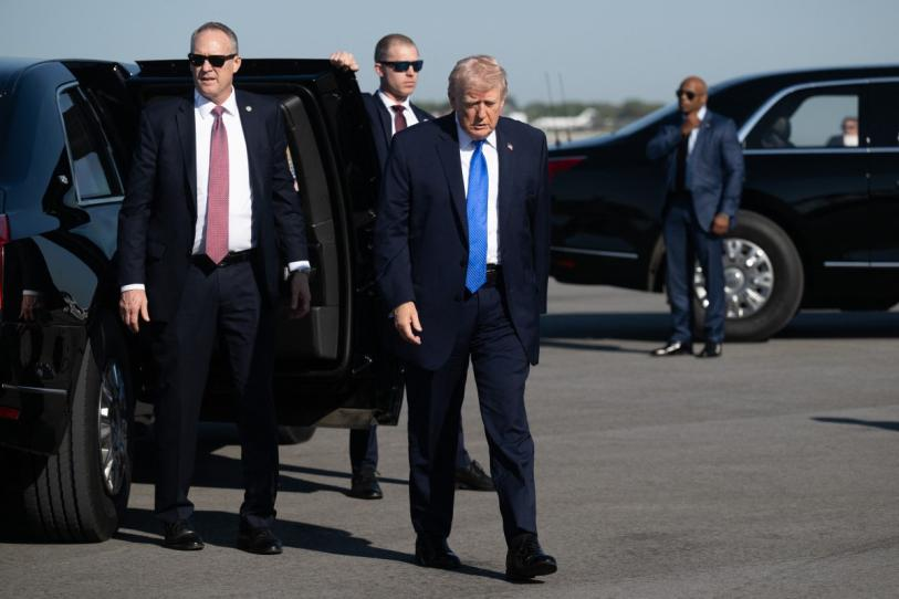 Trump habla de negociaciones con Irán; Teherán, lo niega
