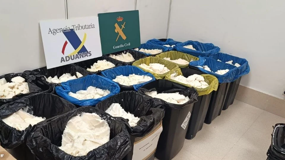 Incautan en Madrid 625 kilos de met*nfet*mina enviada desde México; iba oculta en botes de aceite de coco