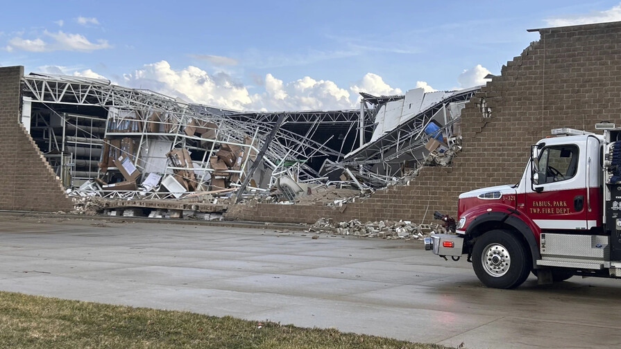 Tres muertos tras tornado que azotó el sur de Michigan