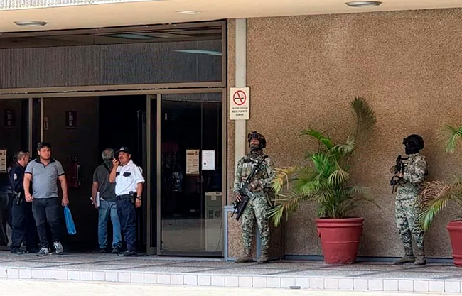 Vigilan marinos de élite a Rocha Moya