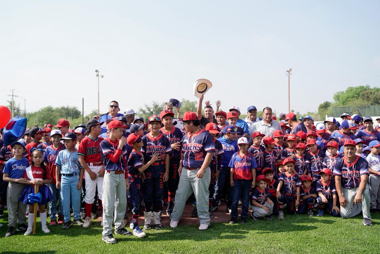 Suma esfuerzos Chano por parque infantil de béisbol