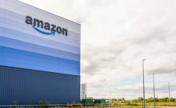 Irán afirma que atacó un centro de datos de Amazon en Baréin; dice que la compañía abandona la región