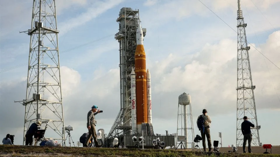 Cuenta regresiva: la NASA comienza la carga de combustible del Artemis II para la misión a la Luna
