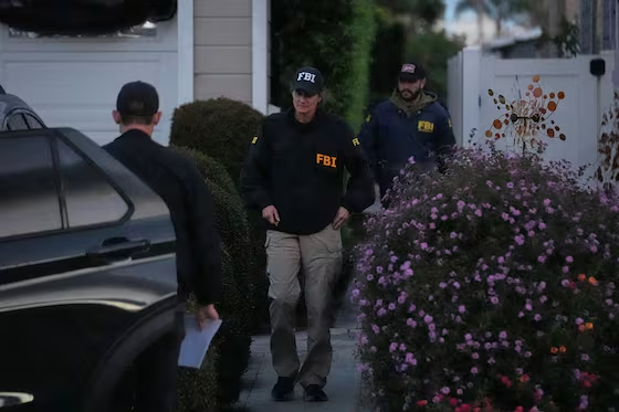 Hombre que irrumpió en cena de corresponsales quería atacar a Trump y funcionarios de gobierno, fiscal; fue detenido