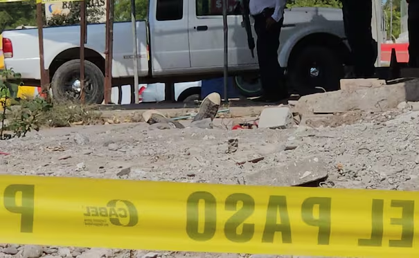 Violencia en Mazatlán deja un m*erto y tres heridos; ataques armados en taller y vía pública