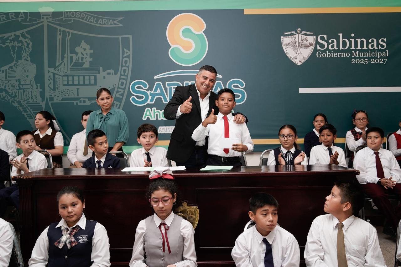 TOMAN PROTESTA INTEGRANTES DEL CABILDO INFANTIL 2026 EN SABINAS