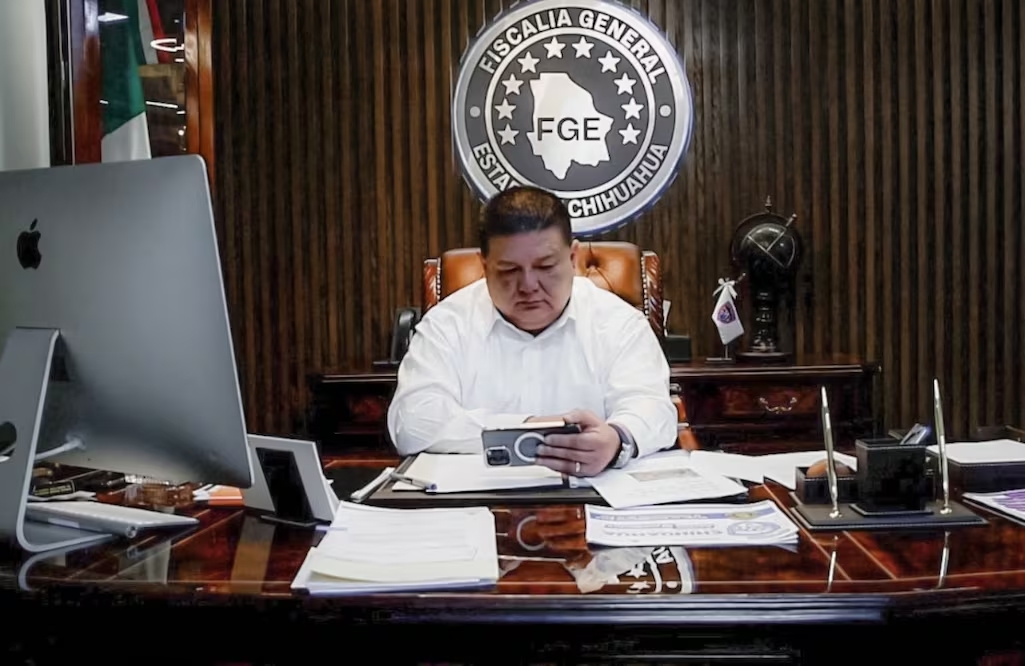 Exfiscal de Chihuahua podría enfrentar cargos por traición a la patria: Morena; unidad creada por Maru Campos viola la Constitución, dicen