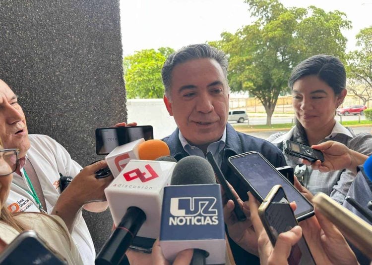Comparece Inzunza; «acudí como abogado de mí mismo»