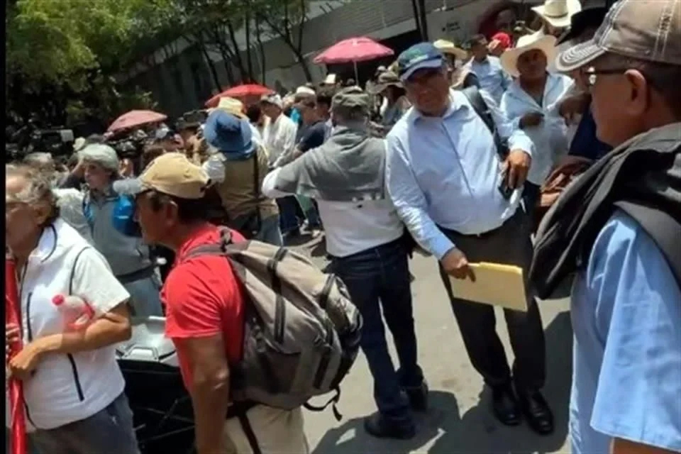 Exigen campesinos sacar granos básicos del T-MEC