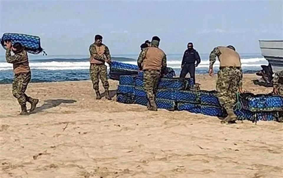 Incauta Marina 26 bultos de cocaína en costa de Guerrero