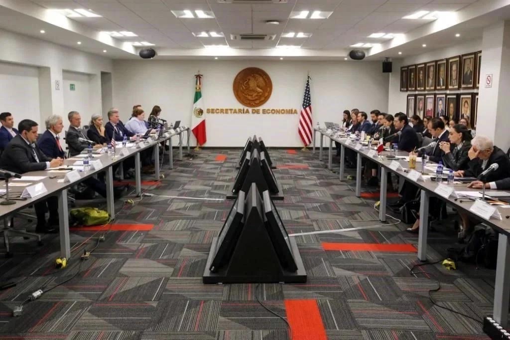 Pone México a revisión aranceles a autos y acero